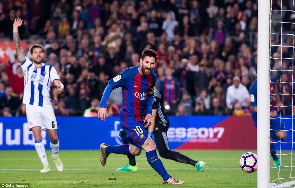 Barcelona 3-2 Sociedad: Cú đúp của Messi - 2
Cú đúp của Messi giúp Barcelona dẫn trước ở hiệp 1