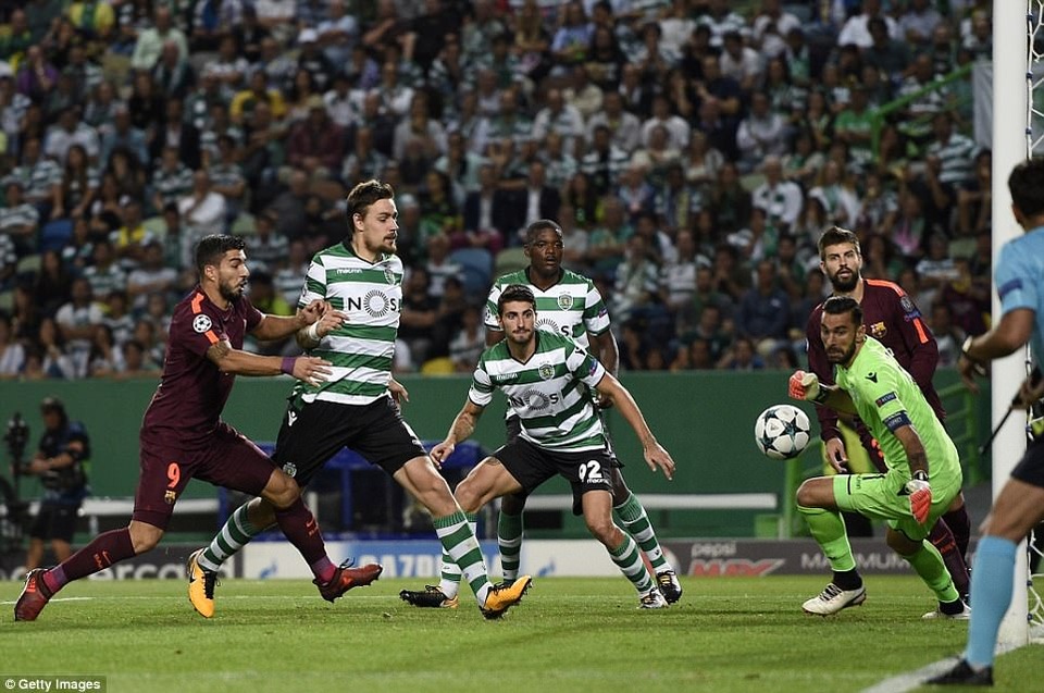Barcelona hạ gục Sporting Lisbon trên đất Bồ Đào Nha - 1
Trận đấu diễn ra khá căng thẳng