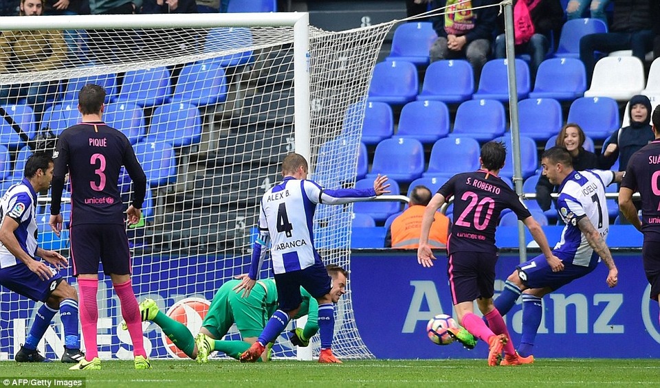 Vắng Neymar, Barcelona bất lực trước Deportivo tại Riazor - 3
Bên cạnh đó, Deportivo đầy lợi hại trong các tình huống phản công