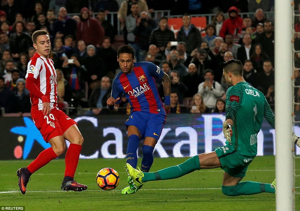 
Neymar nâng tỷ số lên 5-1, trước khi Rakitic khép lại chiến thắng 6-1 ở cuối trận
