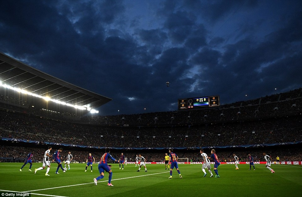 Neymar rơi lệ, Messi cúi đầu trong ngày Barca chia tay Champions League - 16
Barcelona bất lực trong việc ghi bàn vào lưới Juventus