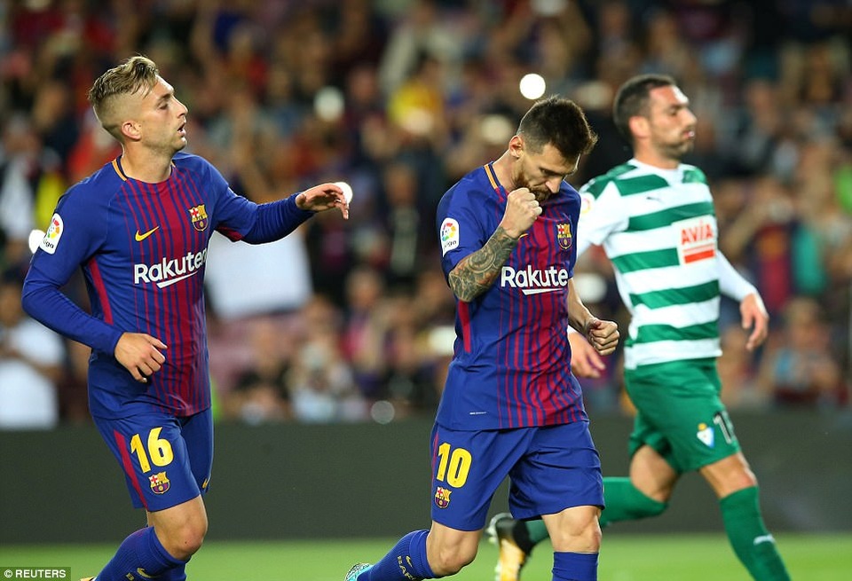 Messi ghi 4 bàn, Barcelona tiếp tục toàn thắng ở La Liga - 2
Messi ghi dấu ấn đậm nét với 4 bàn thắng vào lưới Eibar