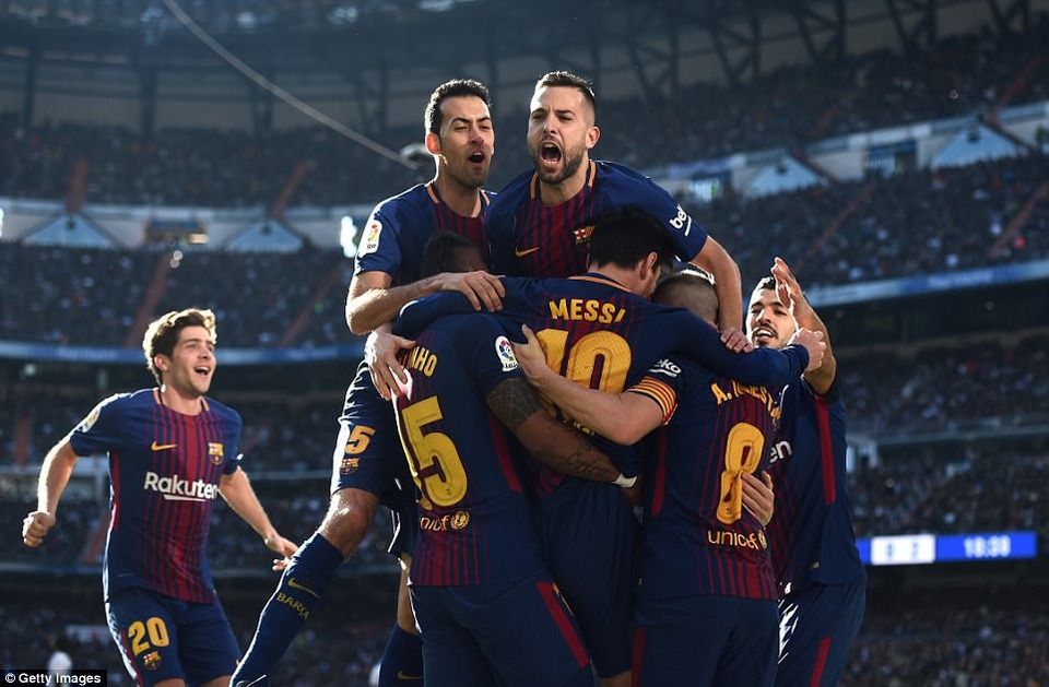Những khoảnh khắc Barcelona hạ đo ván Real Madrid ở Bernabeu - 13
Barca lặp lại chiến thắng trước Real Madrid ở La Liga mùa giải năm ngoái