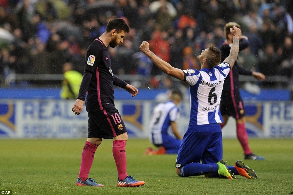 Vắng Neymar, Barcelona bất lực trước Deportivo tại Riazor - 12
... với bàn thắng của Bergantinos