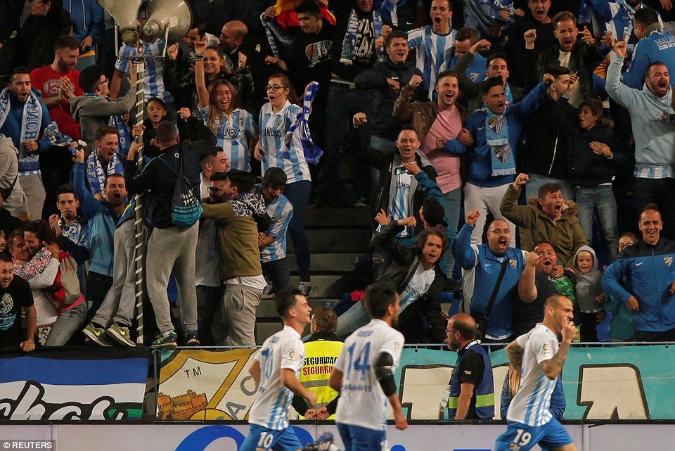 Nhìn lại thất bại ê chề của Barcelona tại La Rosaleda - 8
Malaga đã thành công trong việc chế ngự sức mạnh của Barcelona