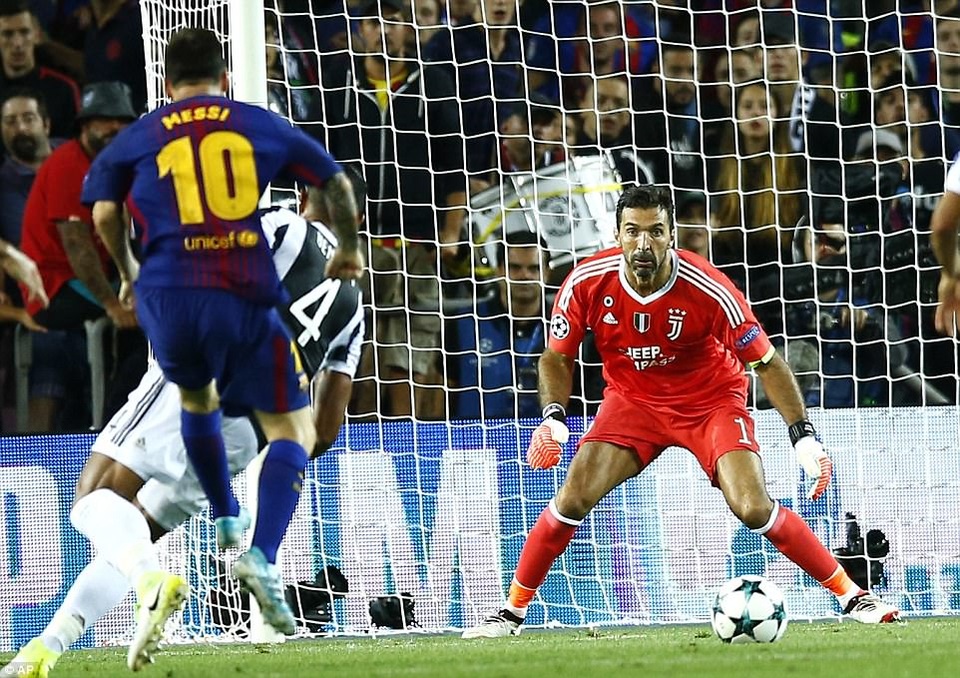 Barcelona 3-0 Juventus: Cú đúp của Messi - 2
Messi tỏa sáng với cú đúp vào lưới Buffon