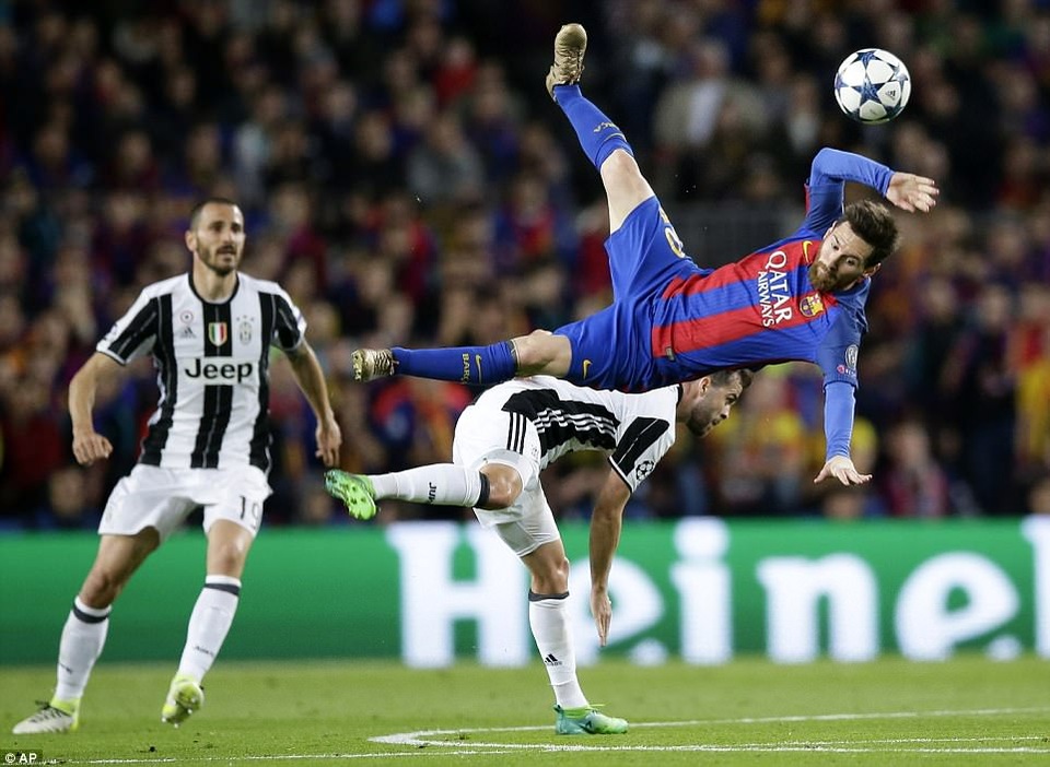 Barcelona - Juventus: Bại binh phục hận - 3
Messi vẫn là cầu thủ đáng chú ý nhất của Barcelona tại Nou Camp đêm nay