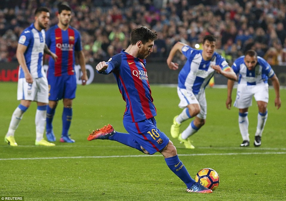 Messi lập cú đúp, Barcelona trở lại ngôi nhì bảng La Liga - 3
Messi lập cú đúp giúp Barcelona nhọc nhằn hạ Leganes 2-1