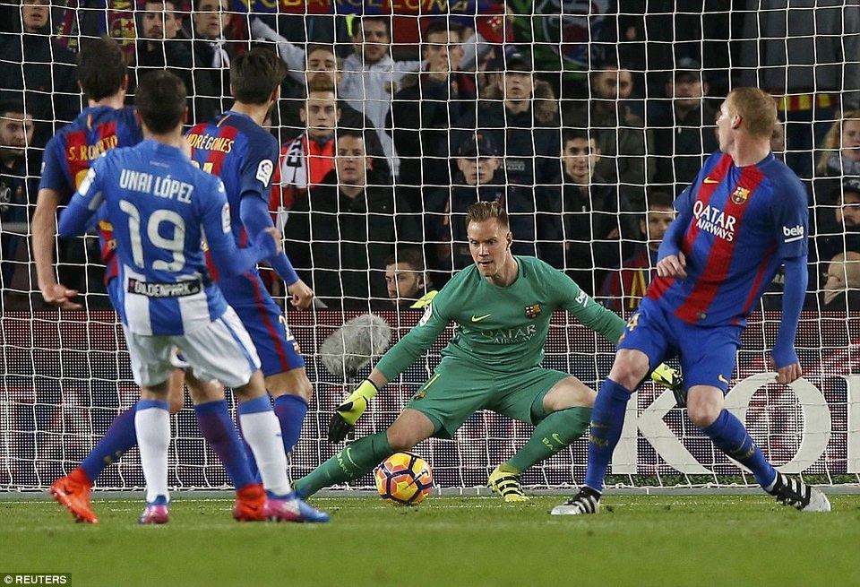 Messi lập cú đúp, Barcelona trở lại ngôi nhì bảng La Liga - 2
Lopez bất ngờ gỡ hòa 1-1 cho Leganes ở phút 71