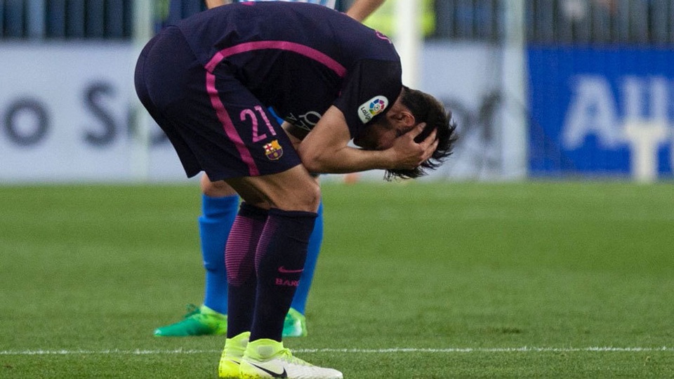 Barcelona tự dâng chức vô địch cho Real Madrid: Không thể tha thứ! - 1 Barcelona tự dâng chức vô địch cho Real Madrid