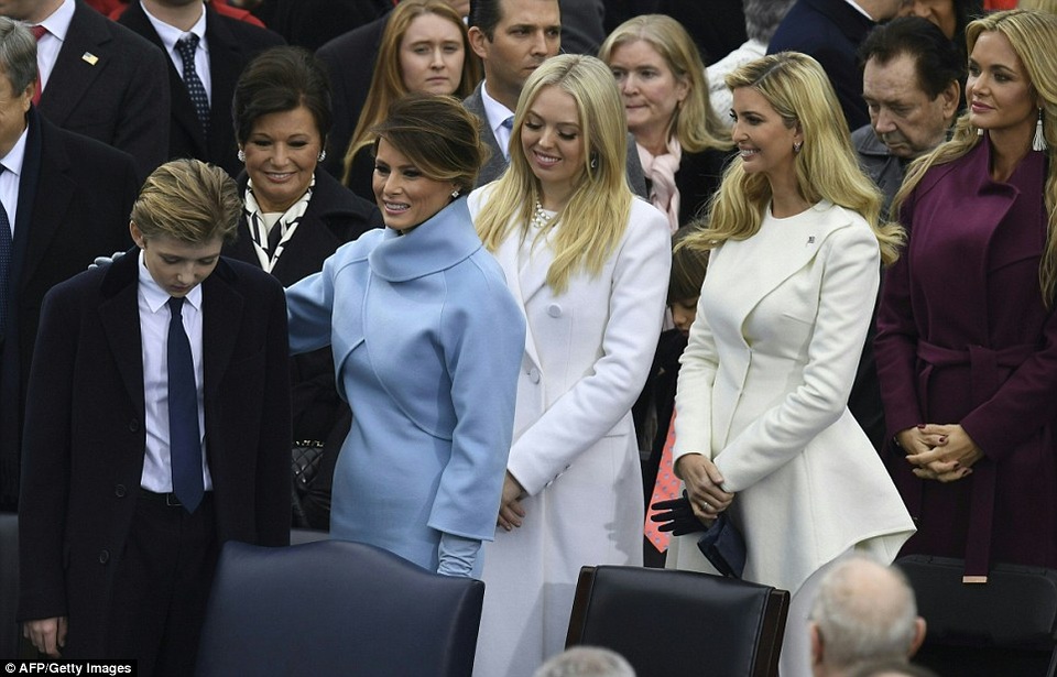 Dàn trai xinh gái đẹp nhà Tổng thống Donald Trump trong ngày tuyên thệ - 14
Barron là con út của ông Trump và bà Melania. (Ảnh: AFP)