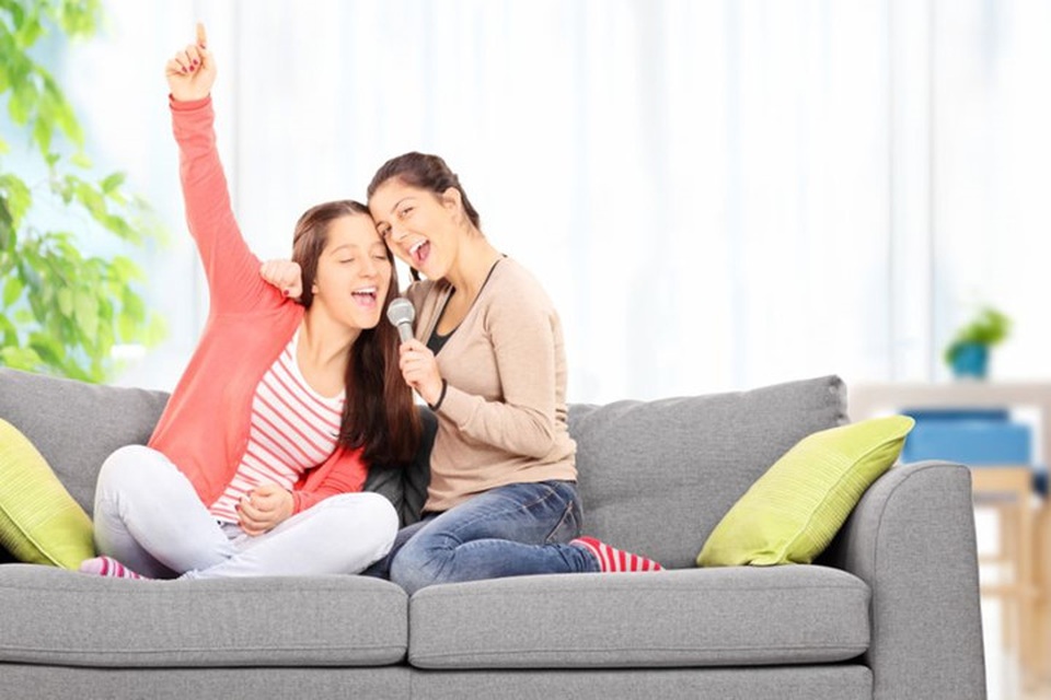 Một bài hát tặng mẹ: Một bài hát về tình mẹ hay sự biết ơn sẽ giúp bạn chuyển tình yêu thương tới mẹ một cách dễ thương và ngọt ngào nhân ngày Quốc tế Phụ nữ này.