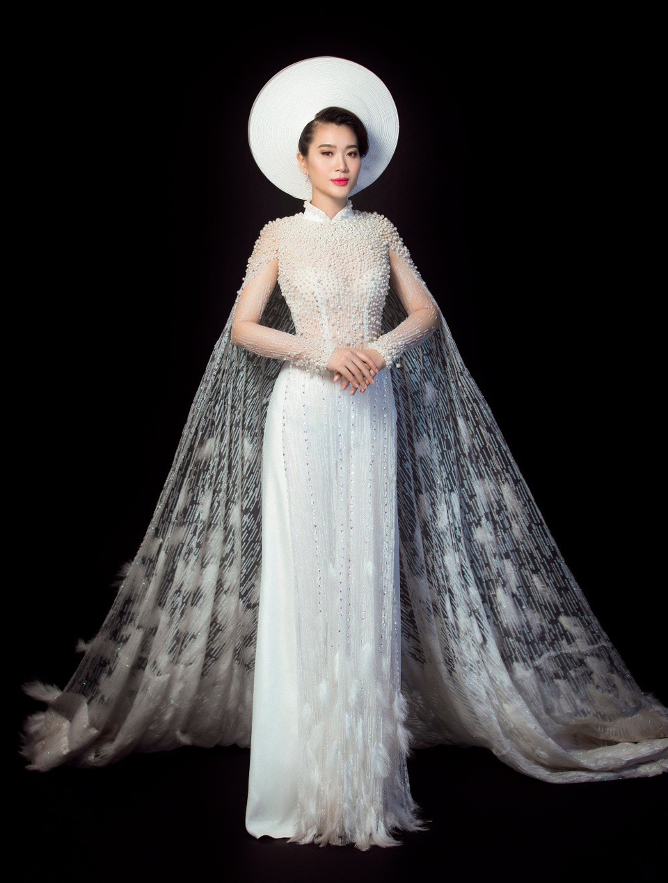 Vũ Bình Minh gây “bão” với quan niệm thi nhan sắc cũng như canh bạc đỏ đen - 4 Vũ Bình Minh gây “bão” với quan niệm thi nhan sắc cũng như canh bạc đỏ đen - 4