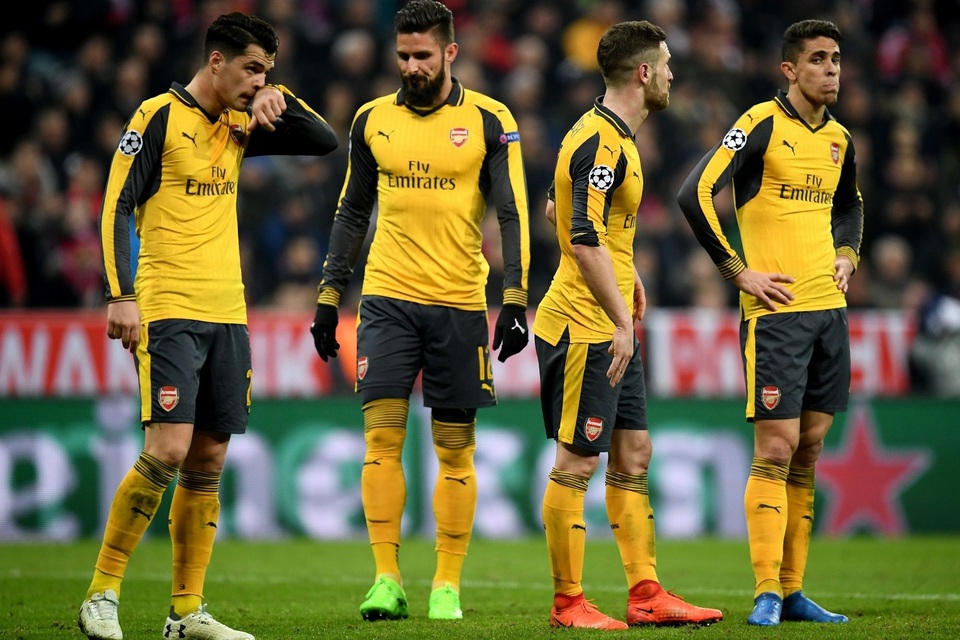 Nhìn lại trận đấu "thảm họa" của Arsenal trên sân Bayern Munich - 25
Nỗi buồn của các cầu thủ Arsenal sau trận đấu