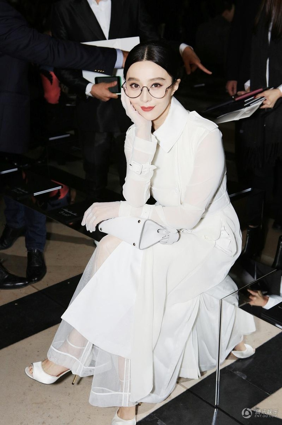 
Phạm Băng Băng và Lý Thần công khai mối quan hệ từ năm 2015 sau một thời gian hò hẹn bí mật. Cặp đôi đính hôn sau 2 năm hò hẹn, tìm hiểu.
