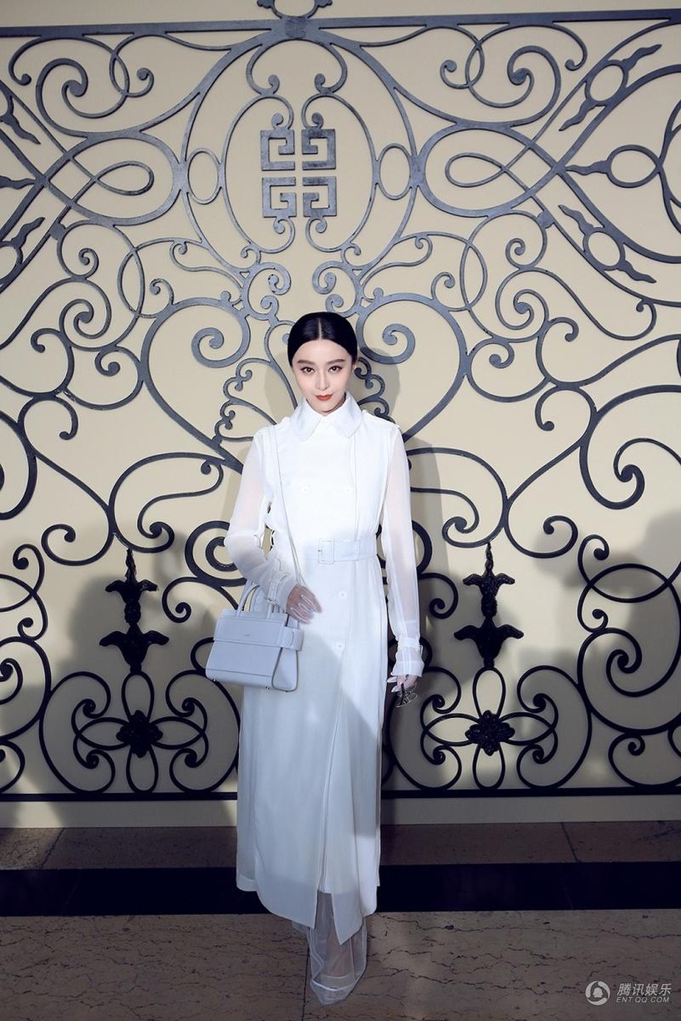 Phạm Băng Băng sang chảnh với gam màu trắng tại Paris - 14