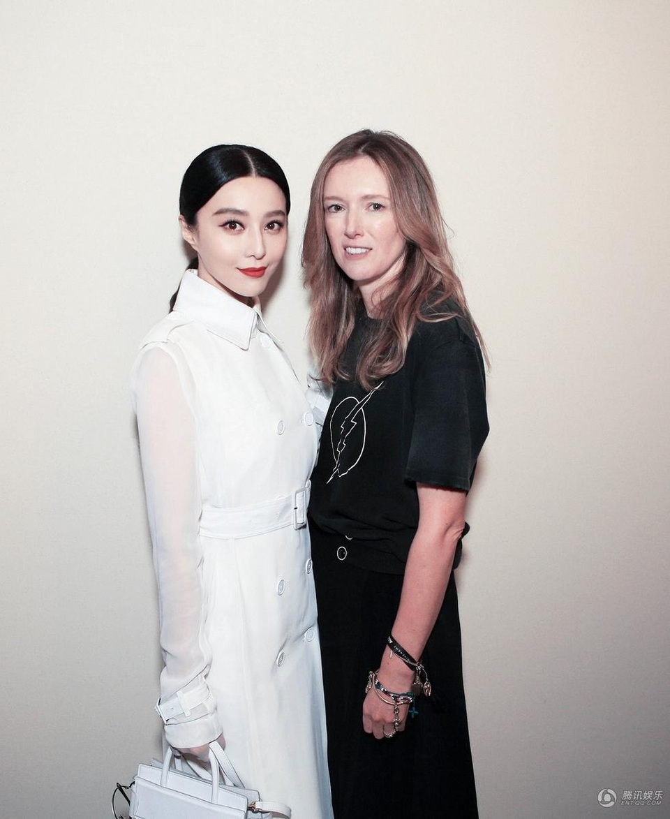 Phạm Băng Băng sang chảnh với gam màu trắng tại Paris - 2