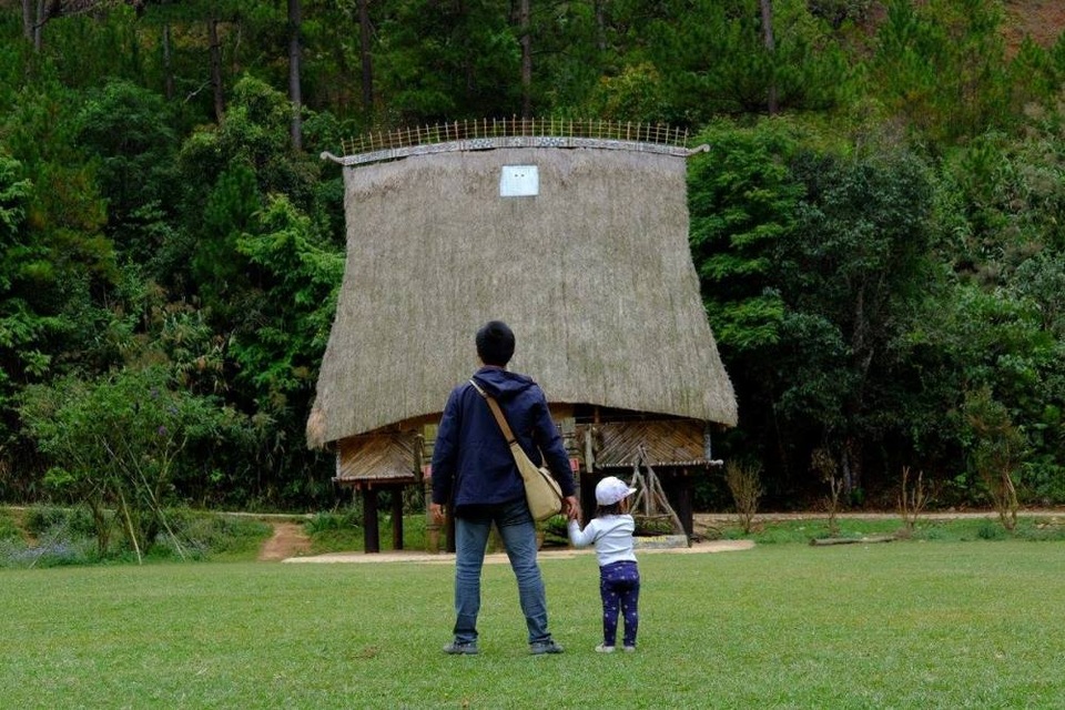 Cô bé 2 tuổi trong chuyến hành trình xuyên Việt 60 ngày cùng bố mẹ - 8 Cô bé 2 tuổi trong chuyến hành trình xuyên Việt 60 ngày cùng bố mẹ - 8