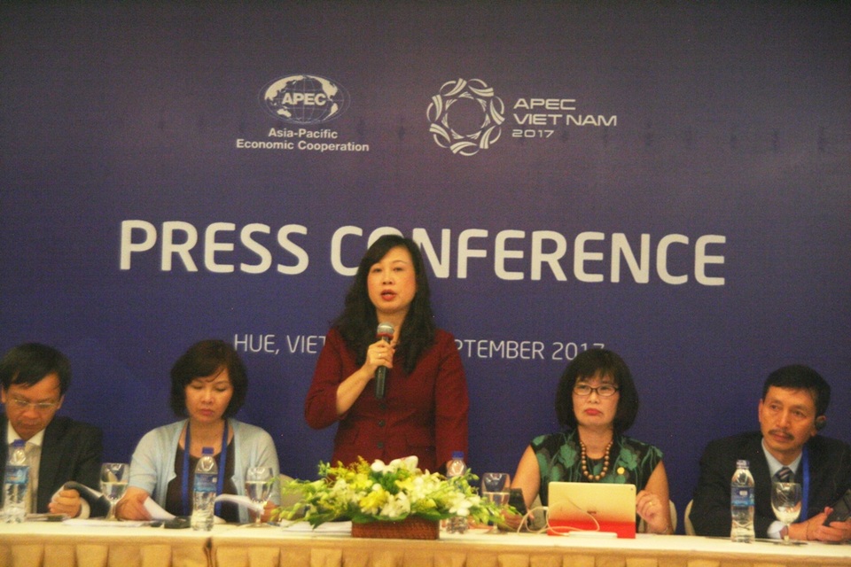 3 điểm nhấn tại Diễn đàn Phụ nữ và Kinh tế APEC 2017 - 3 Thứ trưởng Bộ LĐ,TB&XH Đào Hồng Lan phát biểu tại buổi họp báo bế mạc chiều 29/9