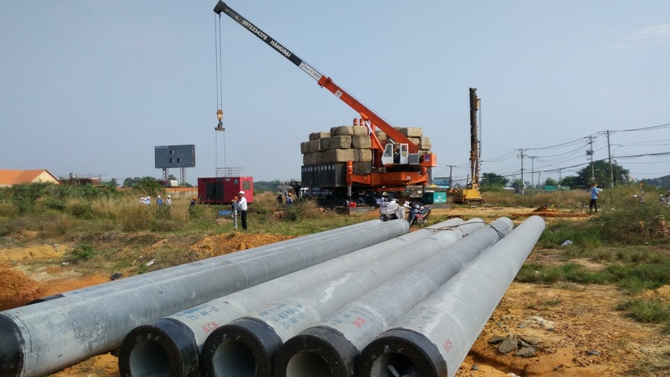 TPHCM: Xây dựng bến xe Miền Đông mới - 3
Bến xe mới bao gồm trung tâm thương mại, khu phức hợp mua sắm, nhà hàng khách sạn, vui chơi giải trí… Bến xe này cũng được kết nối với tuyến metro số 1 Bến Thành – Suối Tiên.