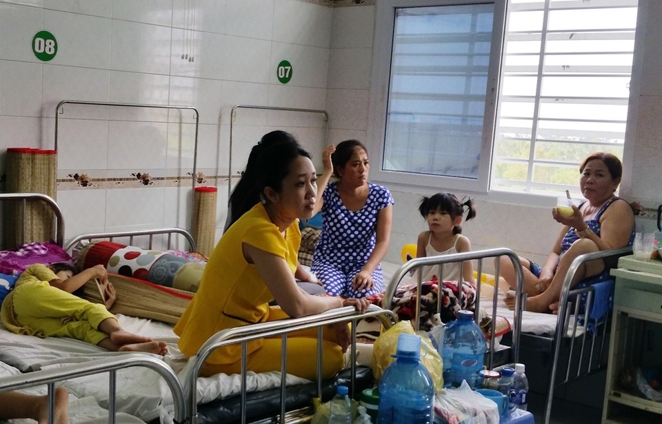 Các bệnh nhi mắc bệnh sốt xuất huyết và đang điều trị tại bệnh nhi đồng TP Cần Thơ
