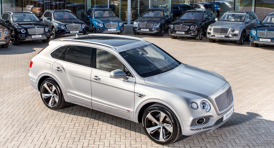 Doanh số hơn 11.000 xe/năm là nhiều hay ít với Bentley? - 1
Bentayga - mẫu SUV đầu tiên của Bentley