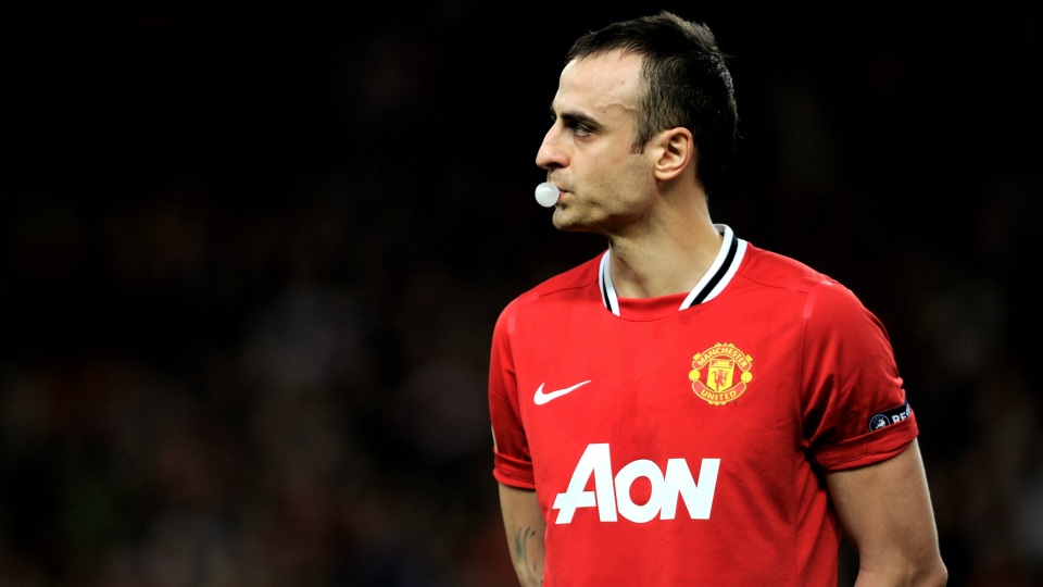 10 bản hợp đồng đắt giá nhất trong lịch sử MU - 7 Berbatov là chữ ký đắt giá nhất dưới thời Sir Alex Ferguson khi cập bến MU với mức phí 30,75 triệu bảng. Cầu thủ này không thể vươn tầm nhưng cũng góp công nhất định vào thành công của MU trong thời gian từ 2008-2012.