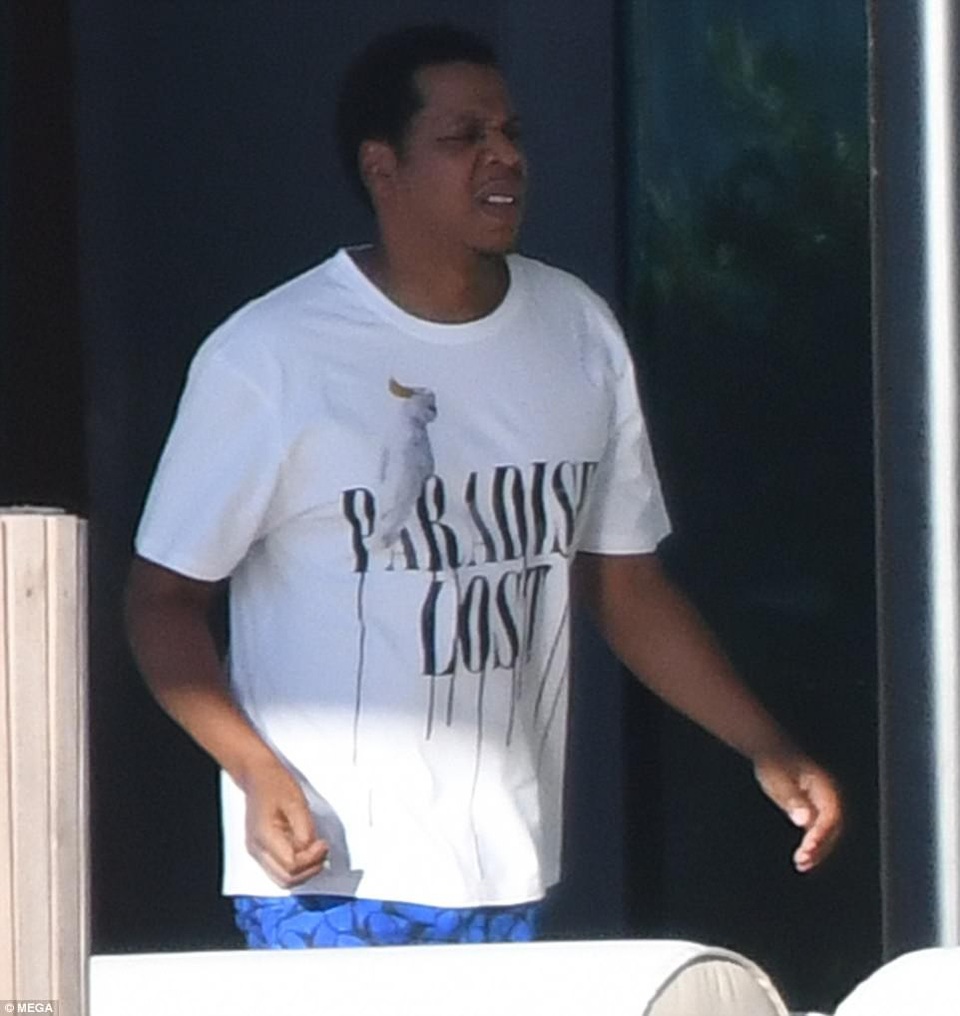Beyonce Knowles lần đầu khoe cặp sinh đôi mới sinh - 15
Jay Z và Beyonce đã trải qua khá nhiều sóng gió để có thể ở bên nhau, làm đám cưới và bảo vệ hôn nhân. Kể từ khi công khai hò hẹn, họ đã dính khá nhiều tin đồn chia tay rồi rạn nứt.