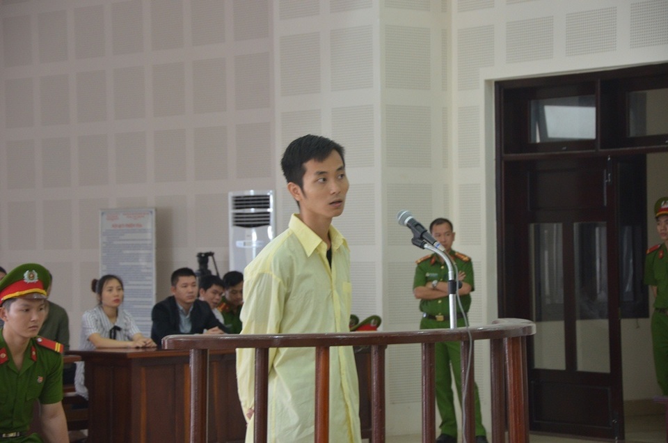 Án chung thân cho bị cáo người Trung Quốc giết đồng hương - 1 Bị cáo Feng Long Chun tại phiên tòa