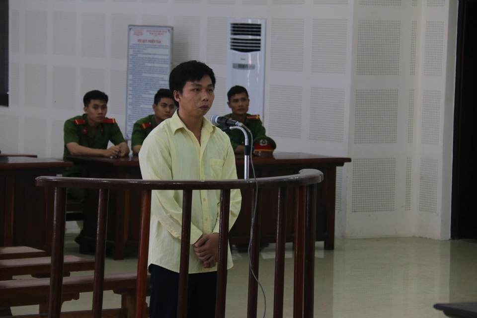 Tuyên án kẻ đột nhập quán cà phê, hiếp dâm chị, đâm trọng thương em - 1 Bị cáo Mạc Văn Nhân tại phiên tòa