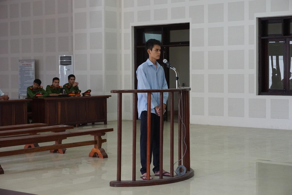 Tử hình kẻ giết bạn rồi đẩy xác xuống sông Hàn - 1 Bị cáo Hải tại phiên tòa