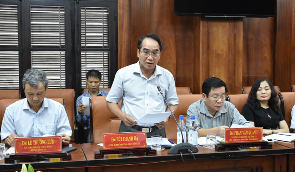Tham nhũng nhỏ cũng cần rốt ráo xử lý - 2 Ông Bùi Thanh Hà, Phó bí thư Thường trực Tỉnh ủy Thừa Thiên Huế báo cáo kết quả công tác phát hiện, xử lý tham nhũng trên địa bàn tỉnh trong thời gian qua