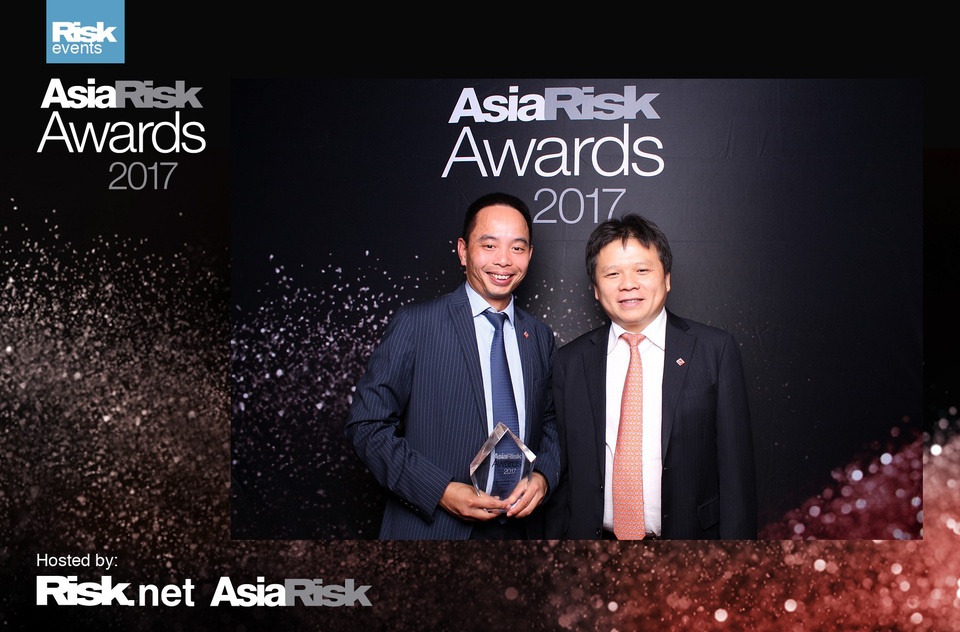 BIDV nhận giải thưởng House of The Year - Vietnam 2017 - 1
BIDV là ngân hàng duy nhất của Việt Nam được nhận giải thưởng House of The Year – Vietnam 2017