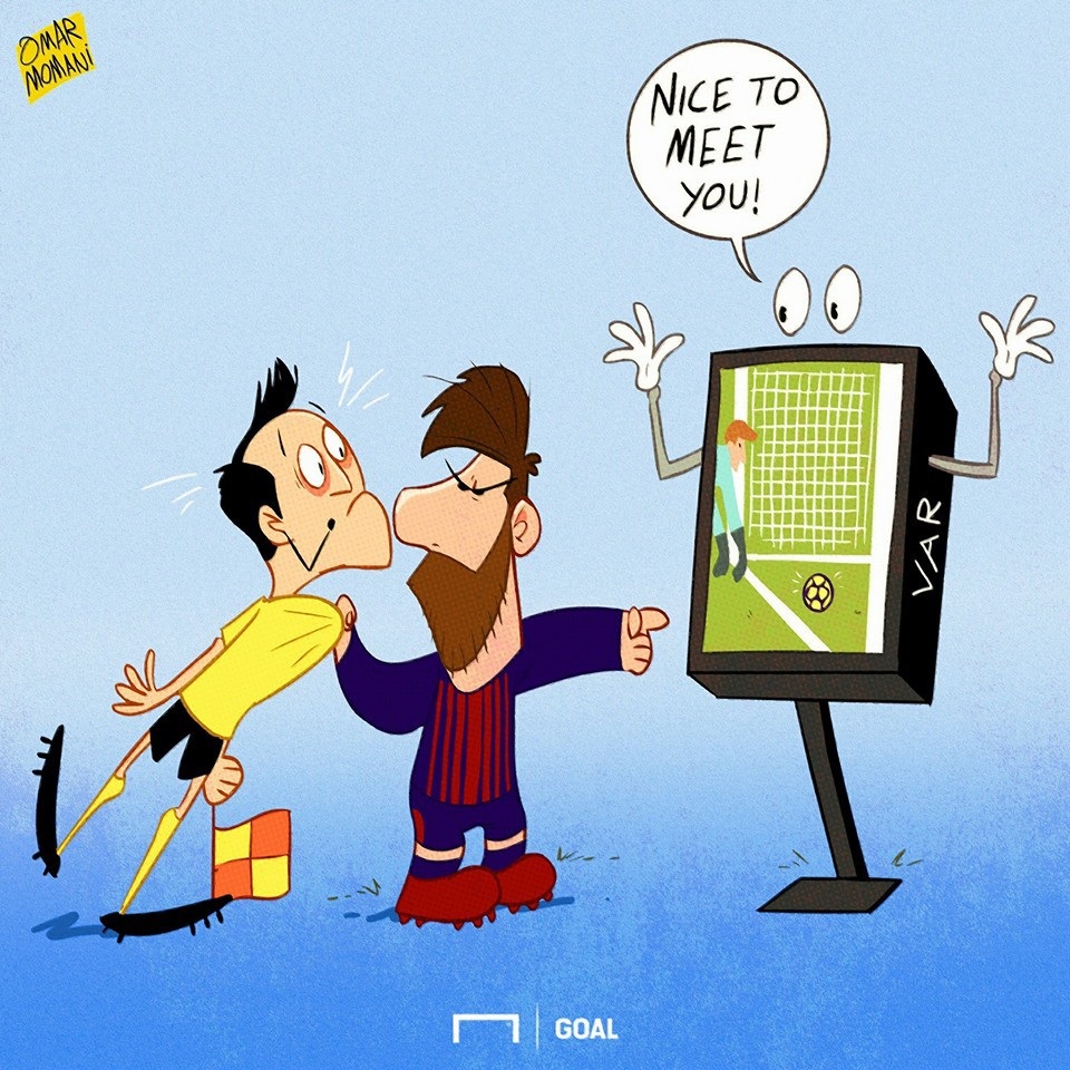 Góc biếm họa: Messi tức điên vì trọng tài “mù” - 2 Đã đến lúc La Liga áp dụng công nghệ VAR?