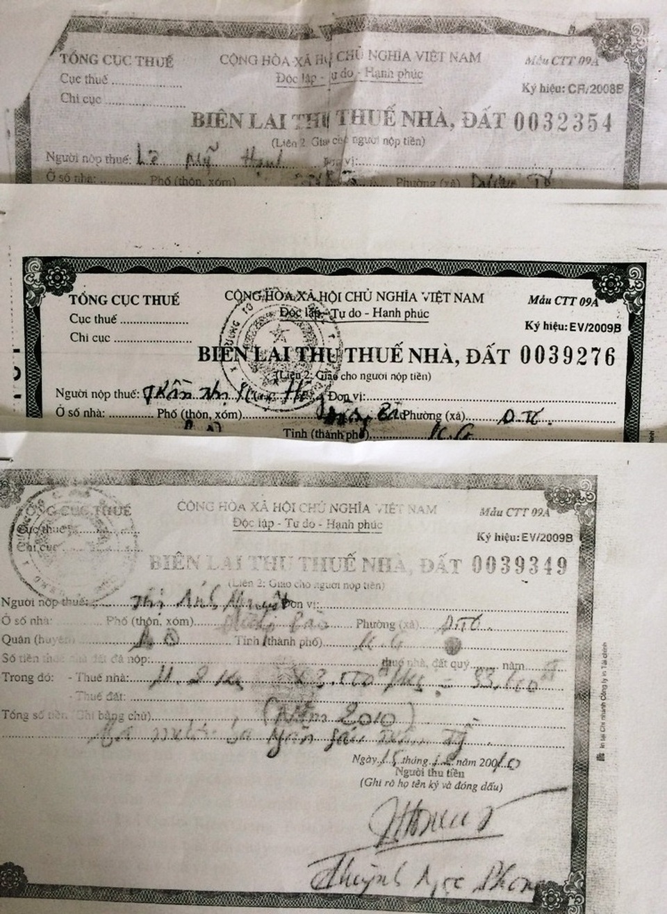 Kiên Giang: 18 hộ dân ở Phú Quốc bất ngờ bị giải tỏa "trắng"! - 5 Những biên lai đóng thuế năm 2007 - 2010 của nhiều hộ dân còn giữ lại, tuy nhiên bà con đều bị thu hồi đất và giải tỏa trắng