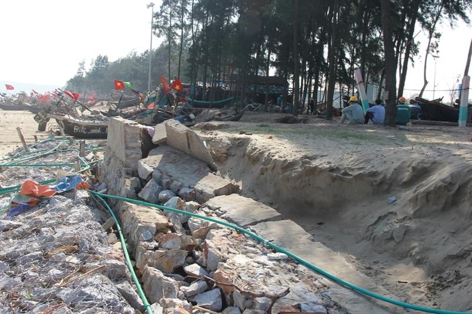 Bãi biển đẹp nhất xứ Thanh bị xâm thực nghiêm trọng - 5 Bãi biển đẹp nhất xứ Thanh bị xâm thực nghiêm trọng - 5