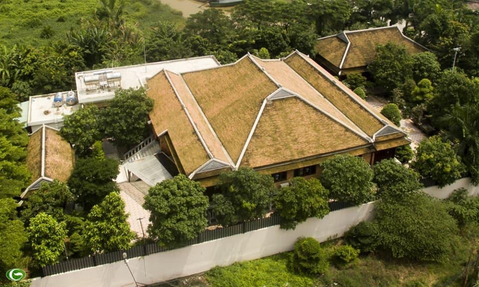 Kiểm tra “biệt phủ” nghi của nguyên lãnh đạo Ngân hàng Nhà nước - 1 Biệt phủ tọa lạc ở trung tâm huyện Bình Chánh nghi là của nguyên lãnh đạo Ngân hàng Nhà nước gây xôn xao dư luận (ảnh: nguồn facebook)