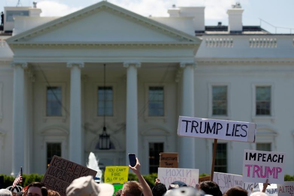 Biểu tình phản đối Tổng thống Trump bên ngoài Nhà Trắng - 11
(Ảnh: Reuters)