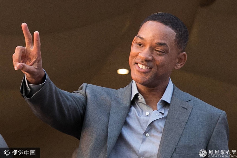 Phạm Băng Băng duyên dáng trong lần đầu làm giám khảo LHP quốc tế Cannes - 10
Wiil Smith chào phóng viên và người hâm mộ