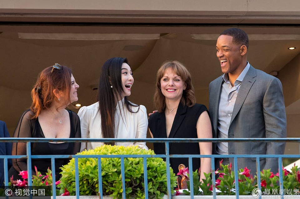 Phạm Băng Băng duyên dáng trong lần đầu làm giám khảo LHP quốc tế Cannes - 9
Nụ cười tươi tắn và tự tin của người đẹp châu Á trong lần đầu làm giám khảo tại LHP Cannes.