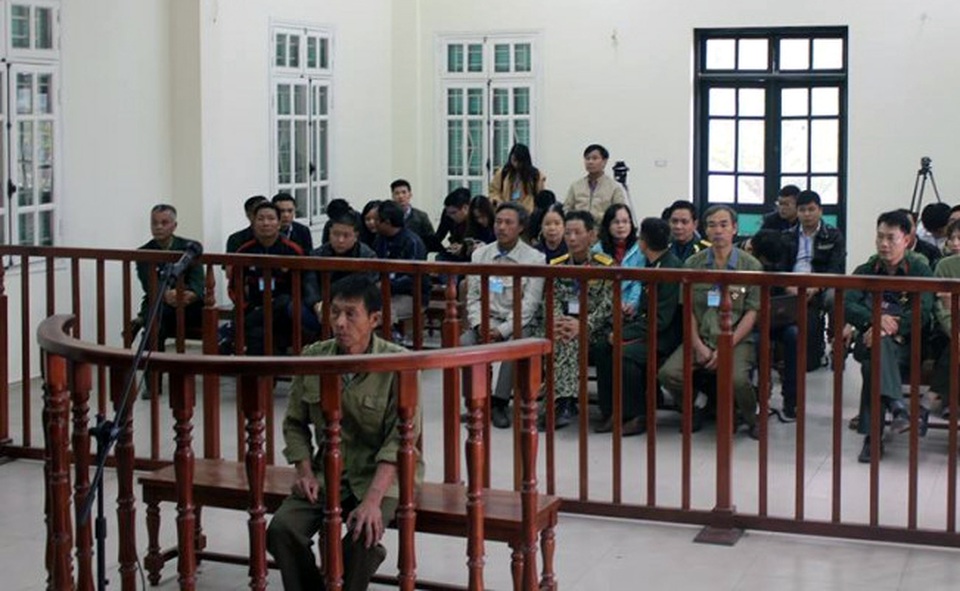 Cựu binh lái xích lô chở tôn gây tai nạn bị phạt cải tạo không giam giữ - 1 Bị cáo Đinh Ngọc Thạch trước vành móng ngựa.