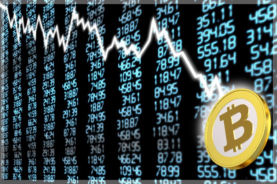 Bitcoin lao dốc, nhiều nhà đầu tư bán vội vì nguy cơ mất trắng - 1 Bitcoin lao dốc, nhiều nhà đầu tư bán vội vì nguy cơ mất trắng - 1