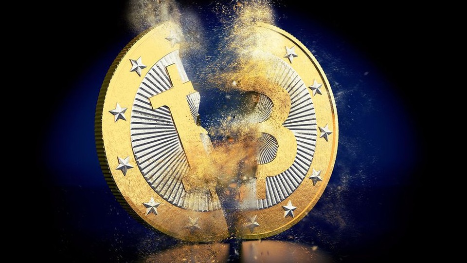 Bitcoin mất giá hơn 40% trong 5 ngày, nhà đầu tư tháo chạy - 1 Các chuyên gia kinh tế toàn cầu cảnh báo về việc kinh doanh Bitcoin hiện đang có mức rủi ro cao. (Nguồn: Mashable)