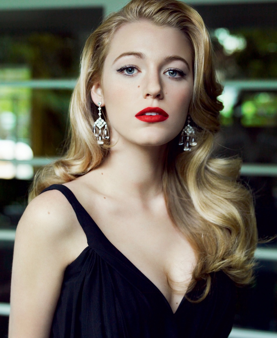 Mỹ nhân gợi tình nước Mỹ hạnh phúc bên chồng con - 11
Blake Lively, năm nay 29 tuổi, từng nổi tiếng với show truyền hình dài tập Gossip Girl. Cô được xem là một trong những biểu tượng gợi cảm của Hollywood hiện đại. Kể từ khi lập gia đình, Blake rút về ở ẩn và dành thời gian chăm sóc gia đình.