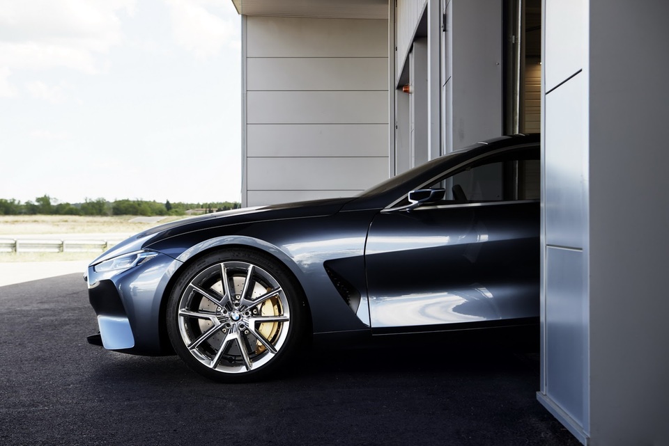 BMW chính thức ra mắt 8-Series concept - 4 BMW chính thức ra mắt 8-Series concept - 4