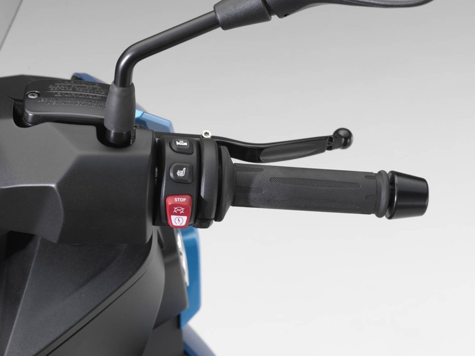 BMW C 400 X - Động cơ một xi-lanh và ngập tràn công nghệ - 18 BMW C 400 X - Động cơ một xi-lanh và ngập tràn công nghệ - 18