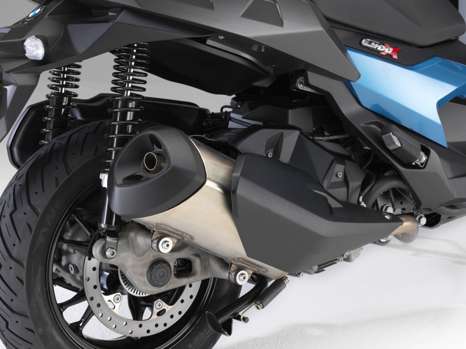 BMW C 400 X - Động cơ một xi-lanh và ngập tràn công nghệ - 8 BMW C 400 X - Động cơ một xi-lanh và ngập tràn công nghệ - 8
