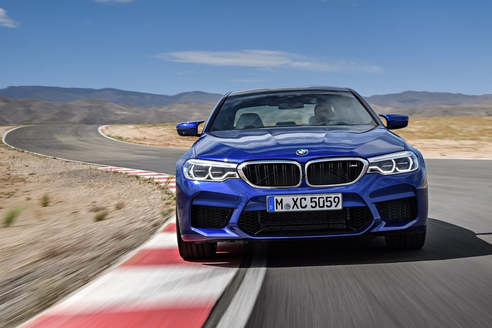 M5 2018 sẽ là xe đắt nhất và nhanh nhất của BMW tại Mỹ - 2 M5 2018 sẽ là xe đắt nhất và nhanh nhất của BMW tại Mỹ - 2