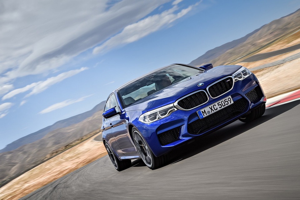 M5 2018 sẽ là xe đắt nhất và nhanh nhất của BMW tại Mỹ - 10 M5 2018 sẽ là xe đắt nhất và nhanh nhất của BMW tại Mỹ - 10