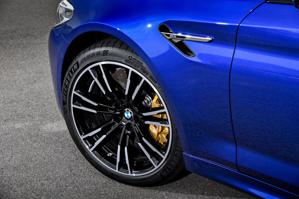 BMW chính thức giới thiệu M5 thế hệ mới - 9 BMW chính thức giới thiệu M5 thế hệ mới - 9